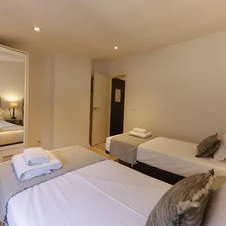 Bravissimo Abeuradors, 3 Bedrooms In The Barri Vell アパート ジローナ