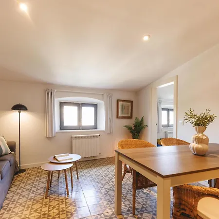 Bravissimo Abeuradors, 3 Bedrooms In The Barri Vell Apartment Girona