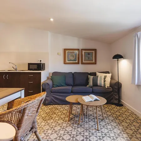 Bravissimo Abeuradors, 3 Bedrooms In The Barri Vell Apartment Girona