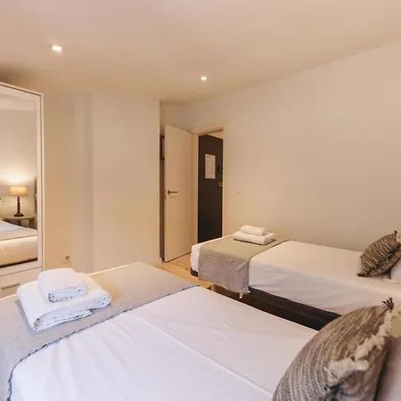 Apartment Bravissimo Abeuradors, 3 Bedrooms In The Barri Vell Girona