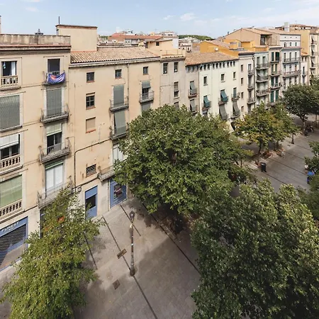 Bravissimo Abeuradors, 3 Bedrooms In The Barri Vell Apartment Girona